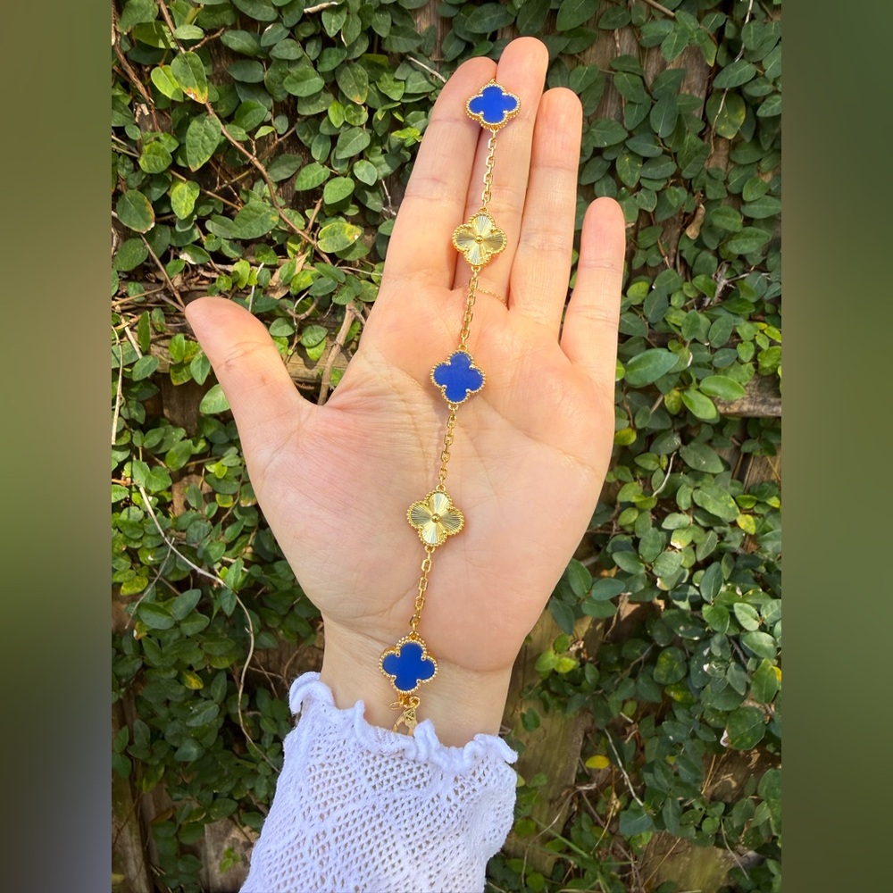 Gold and Blue Clover Bracelet - Picture 4 of 9